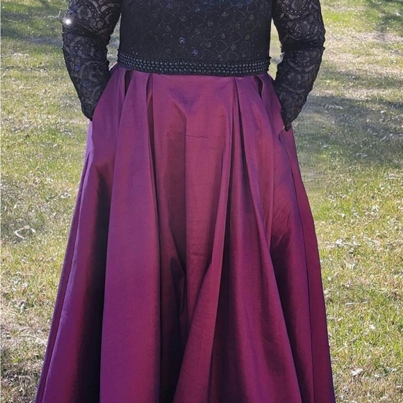 Mac Duggal Prom Dress size 18 - Picture 4 of 7